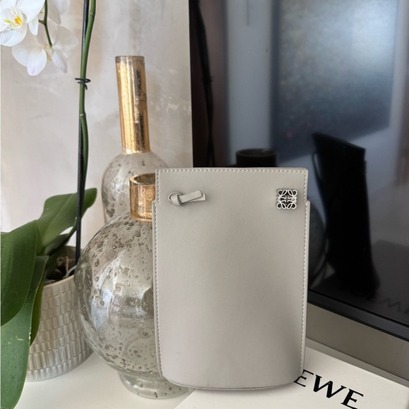 LOEWE
Logo Plaque Dice Pocket Bag - Picture 1 of 5